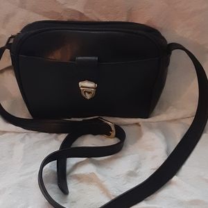 Black tignanello purse